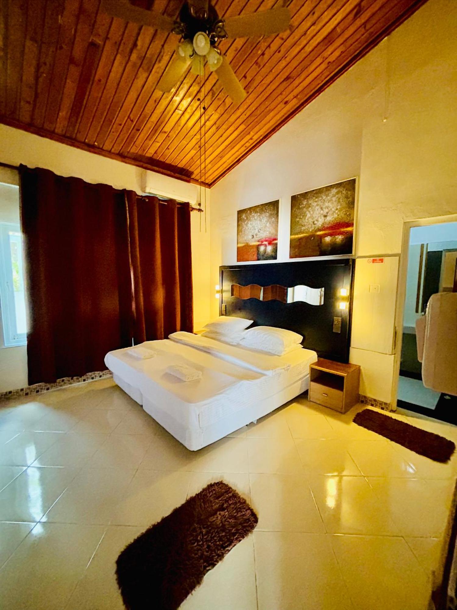 Aloha Inn Himmafushi Bagian luar foto